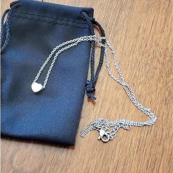 Heart initial necklace small child - Picture 5 of 11